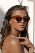 Load image into Gallery viewer, April Womens Acetate Cat Eye Sunglasses: Tortoise
