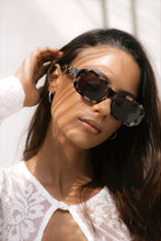 Load image into Gallery viewer, Onyx Acetate Womens Rectangular Sunglasses: Milky Tortoise
